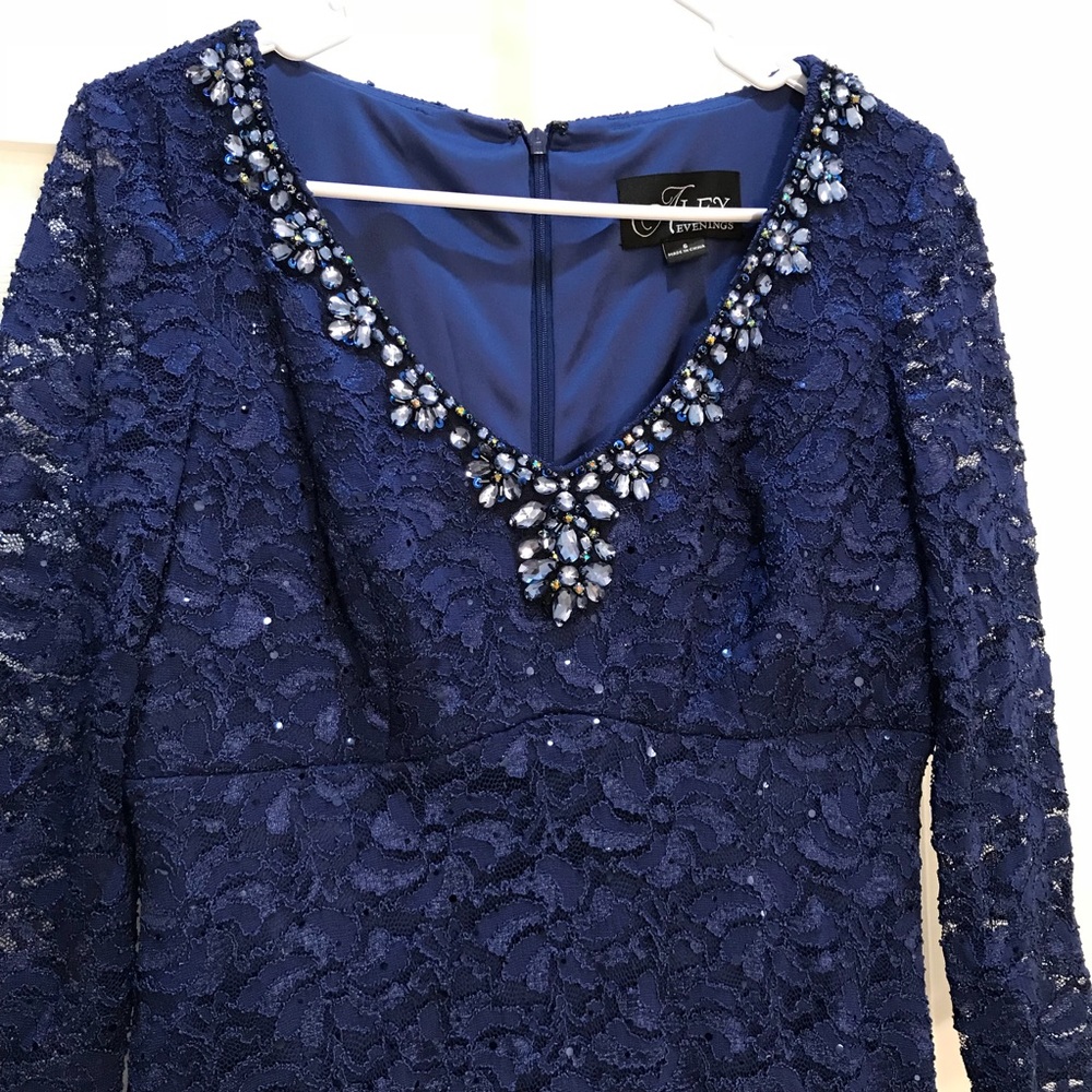 Alex Evenings - Vneck Dress - Picture 4 of 7